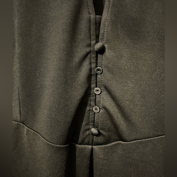 Disturbia- size UK16- black l/s dress w/white collar, buttons, bust slit. NWT. - Picture 4 of 5